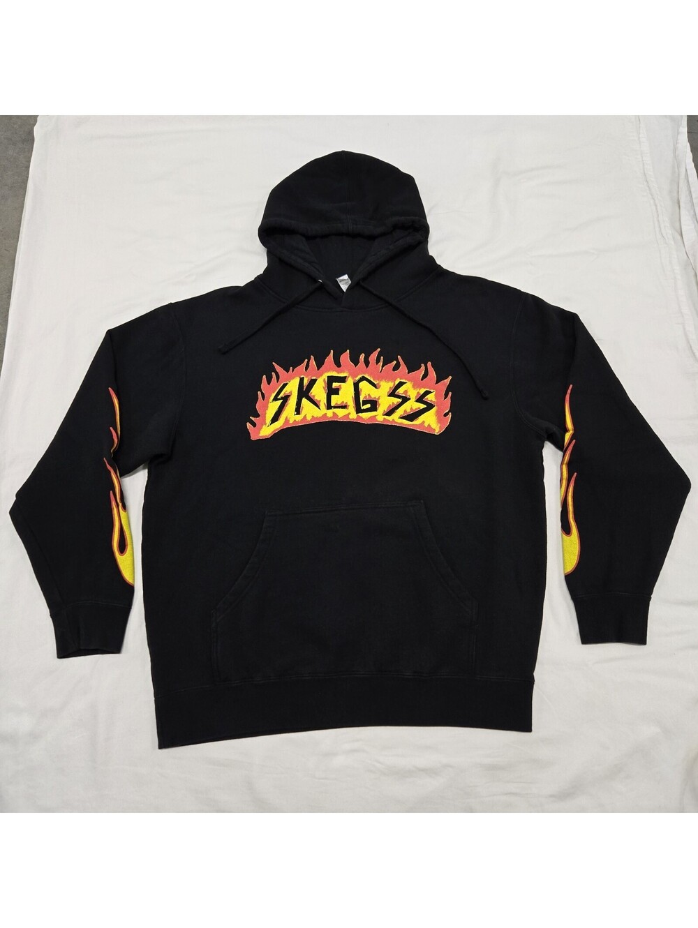 EUC Size LARGE Skegss Flame Logo Hoodie Black Fire Graphic Pullover Band Merch